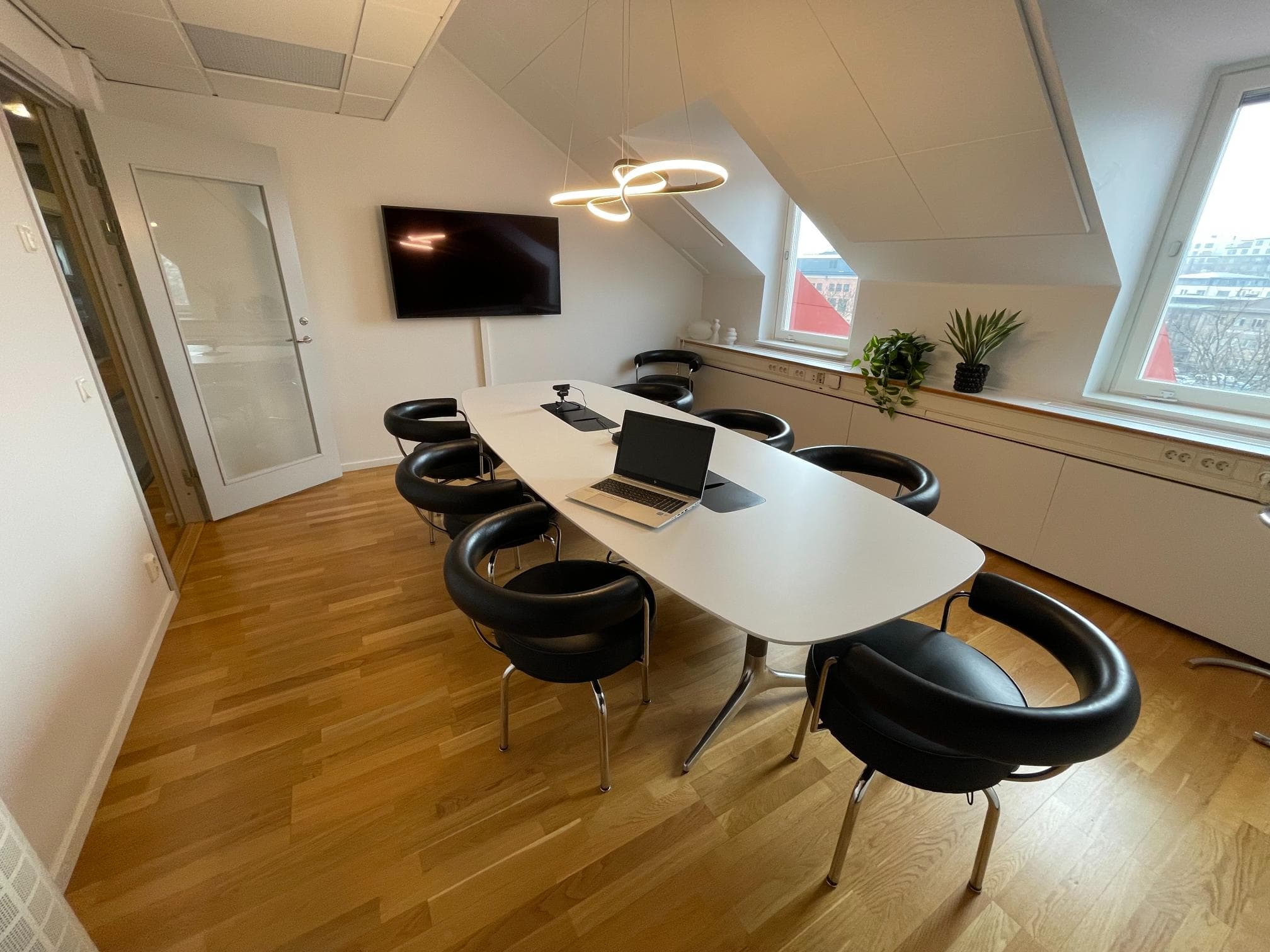 Hyllmontering och inredning av Din Hemmafixare