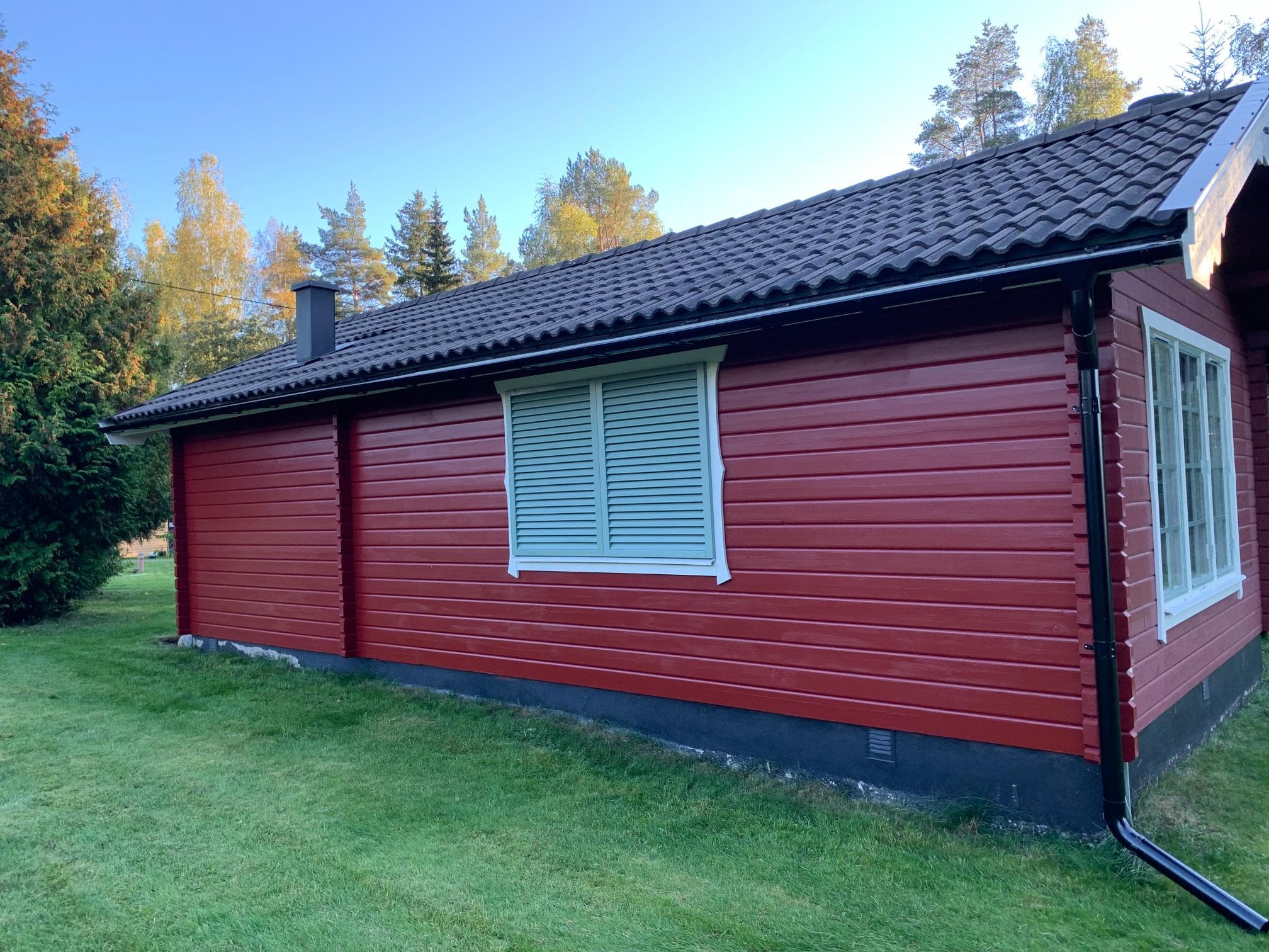 Efter fasadrenovering – nymålad fasad med fräscht resultat
