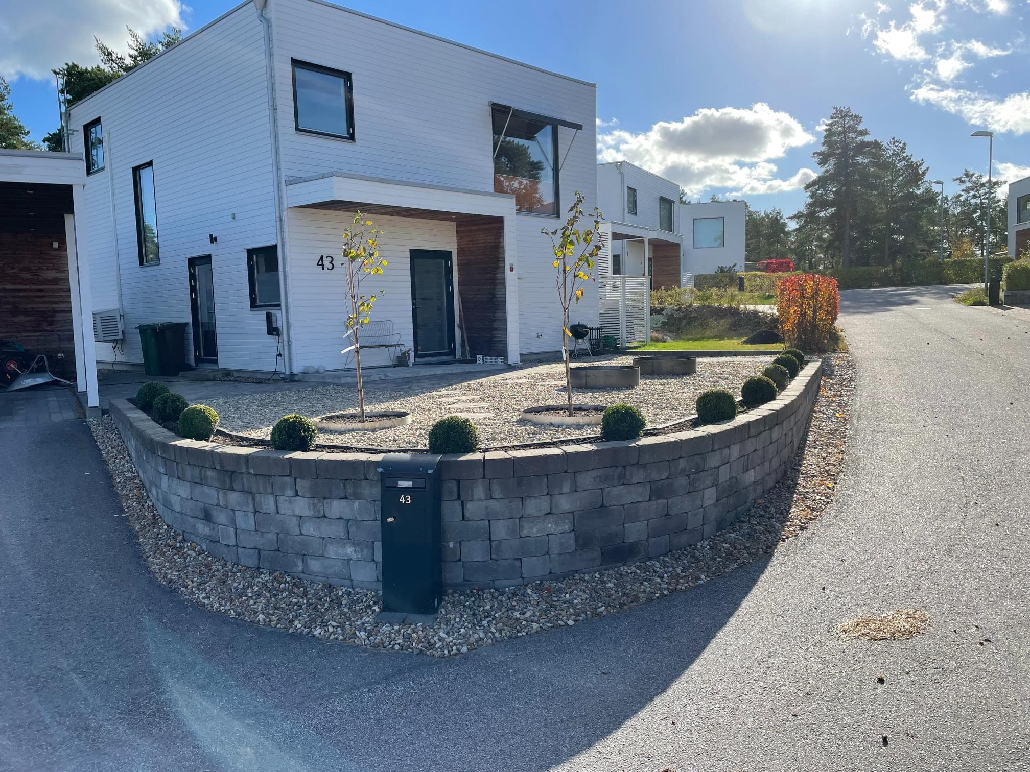 Efter inomhusrenovering – rum med ny färg och stil