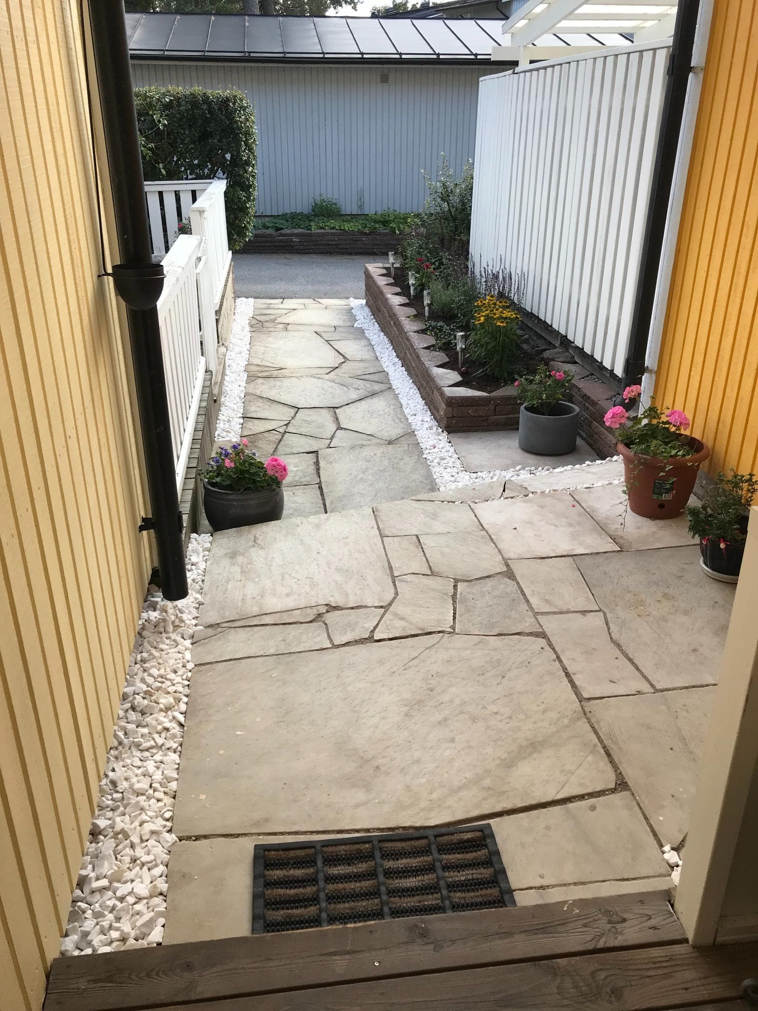 Efter inomhusrenovering – sovrum med ny inredning