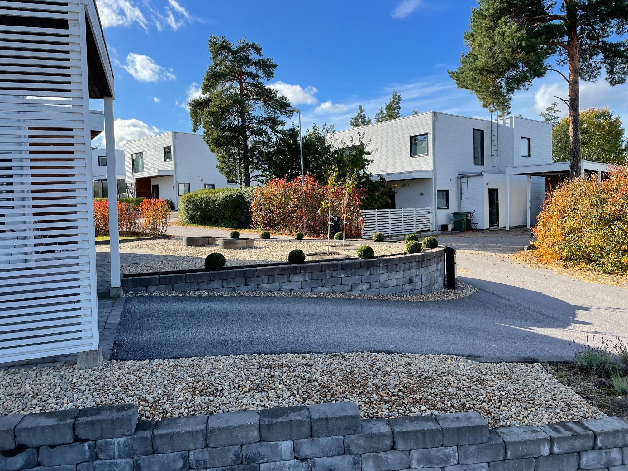 Efter inomhusrenovering – fönsterparti med nya detaljer