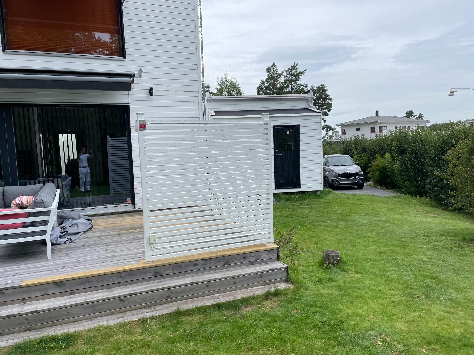 Efter helrenovering – rum med ny inredning och finish