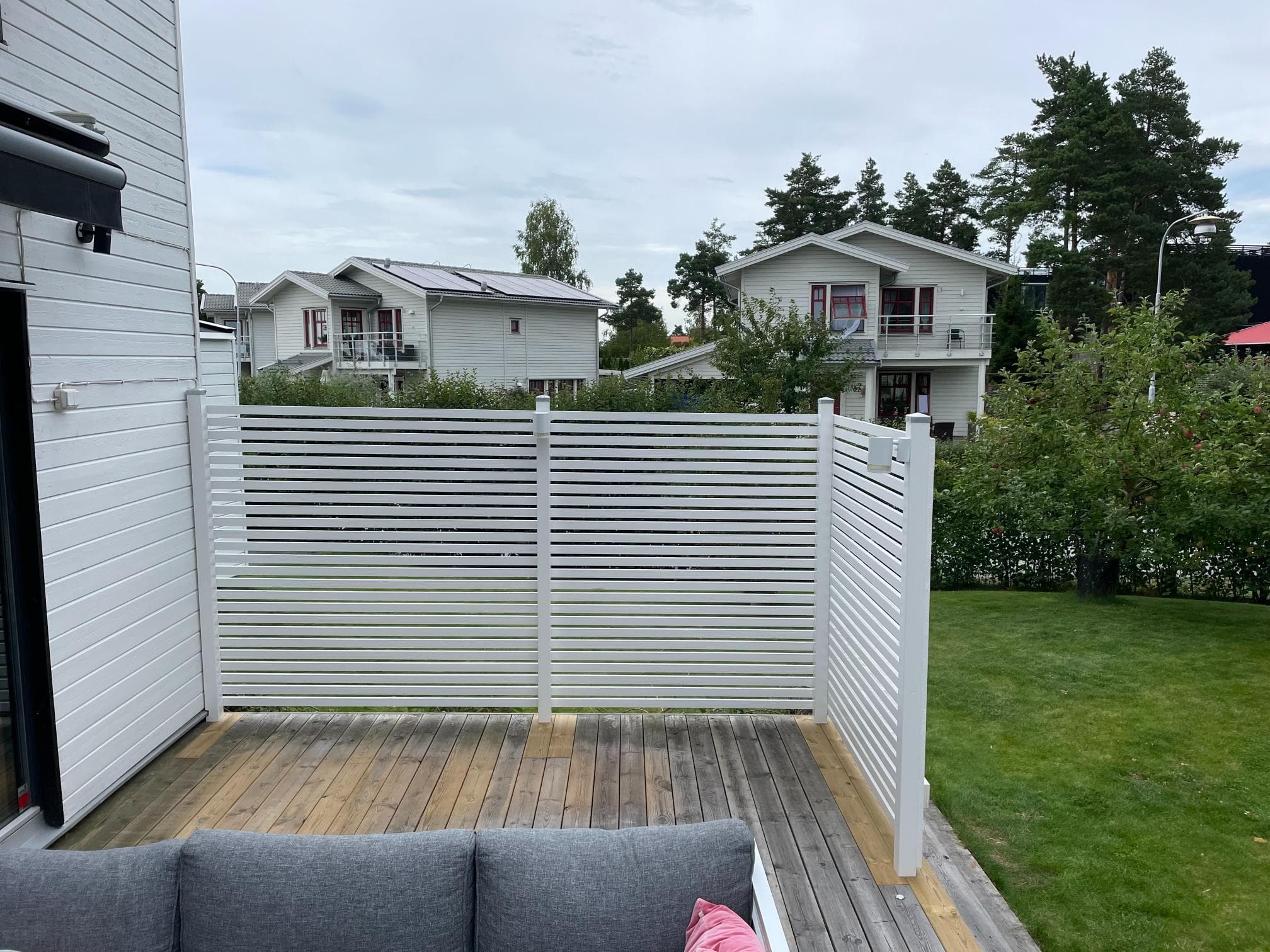 Efter helrenovering – golv och väggar renoverade inomhus