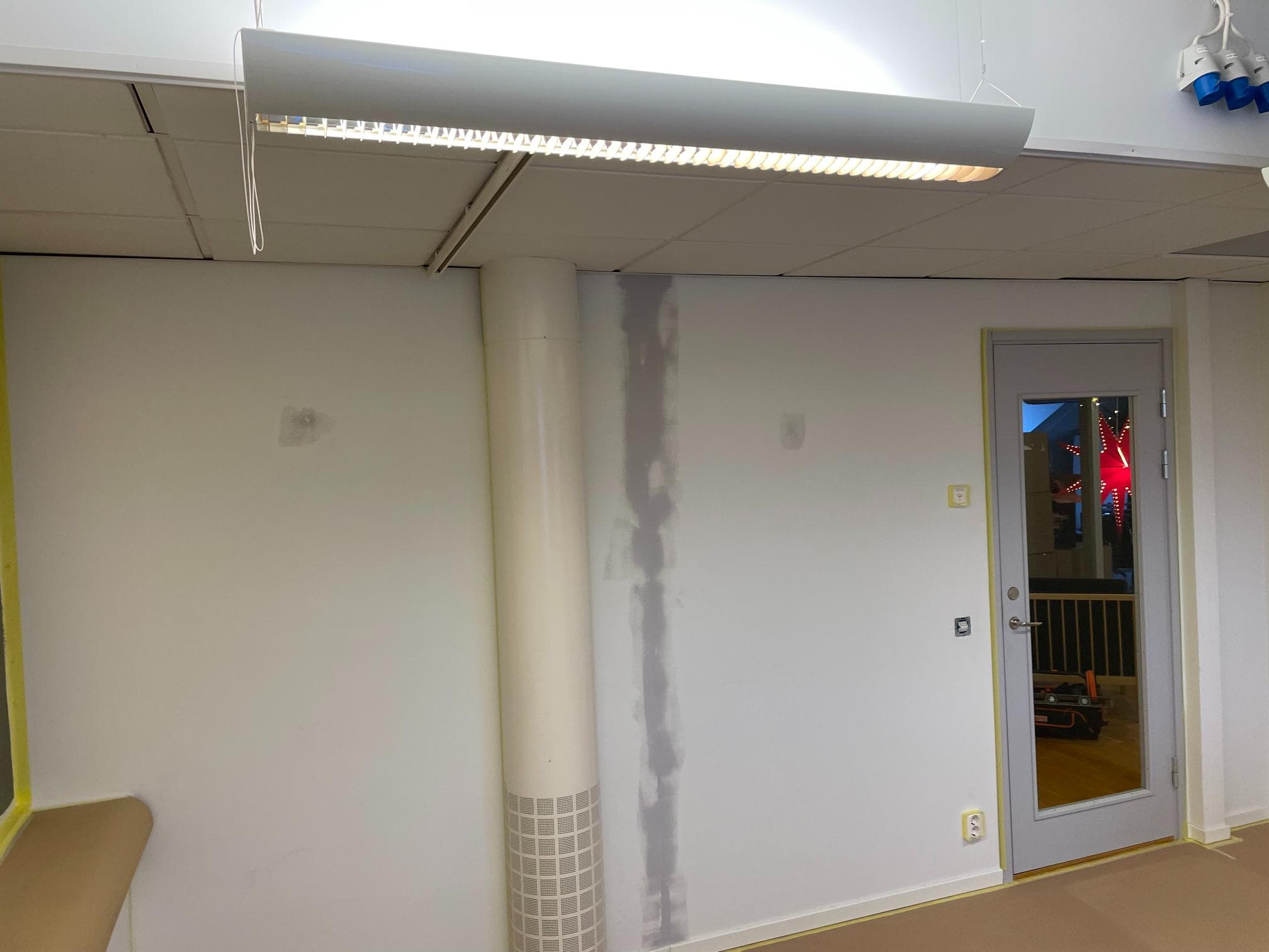 Före fasadrenovering – husets framsida innan renovering