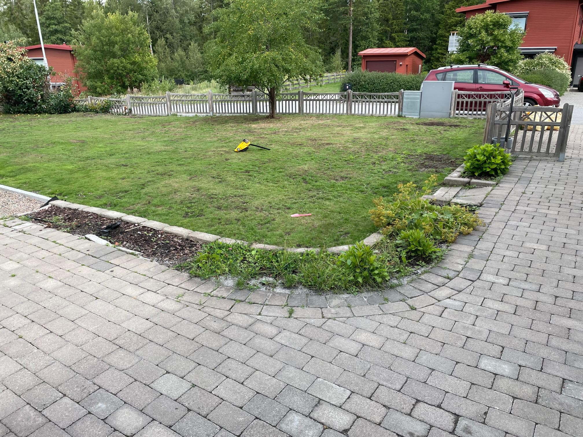 Före inomhusrenovering – komplett vy av utrymme att åtgärda