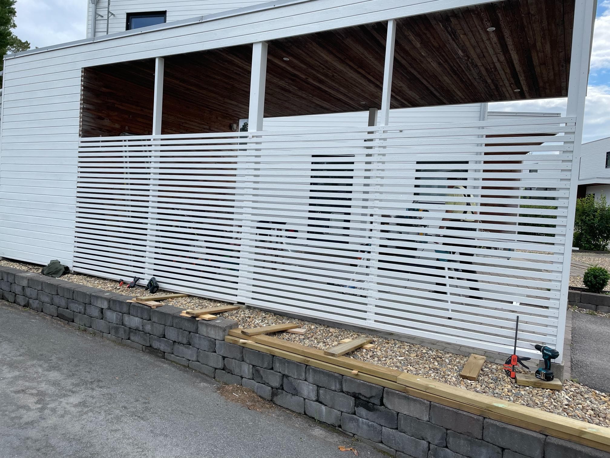 Före helrenovering – fasad och interiör att totalrenovera