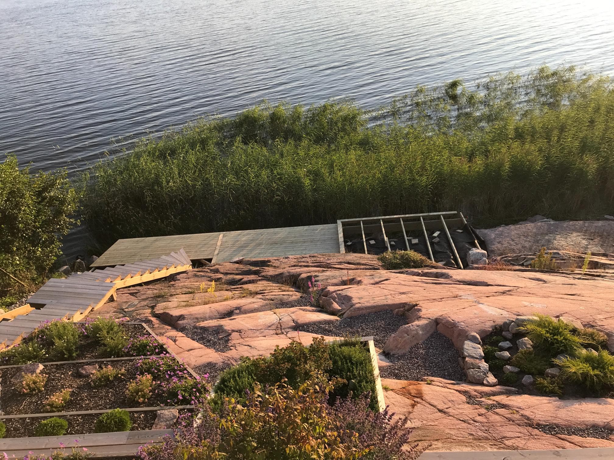 Före helrenovering – fönsterkarmar med slitage